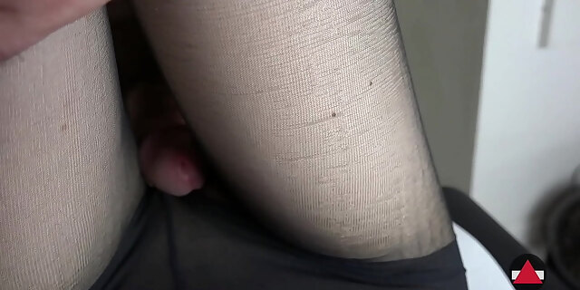 amateur,closeup,cum,cumshot,extreme,missionary,moaning,nylon,pantyhose,pov,pussy,sex